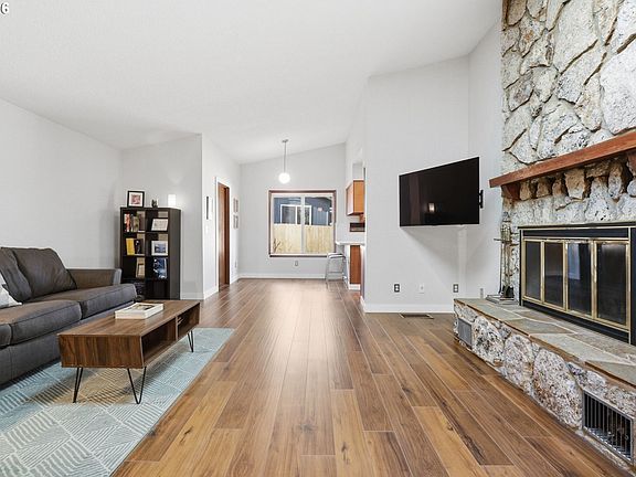 4th image of 7175 Ridgegate Dr