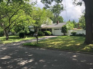 9 Elm St, Ronkonkoma, NY 11779
