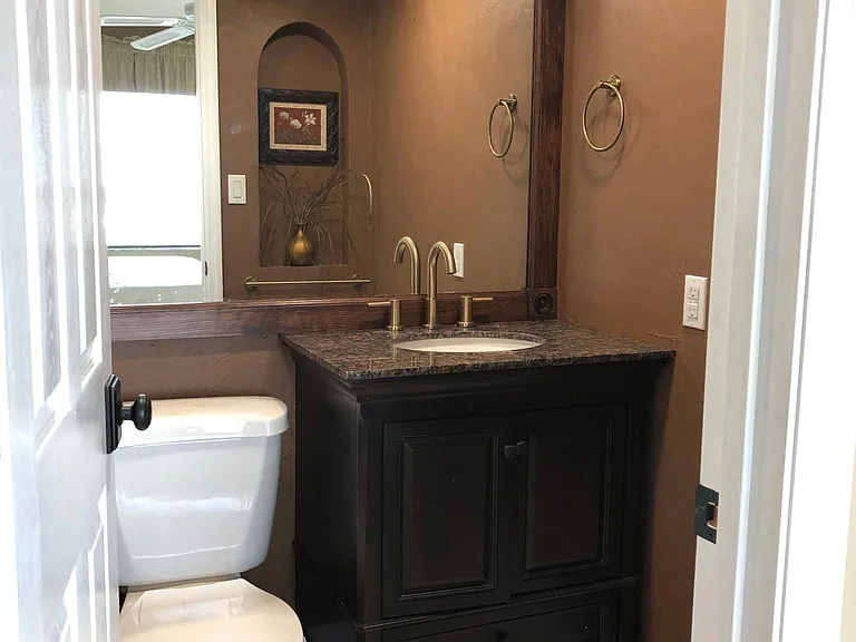 en suite master bath