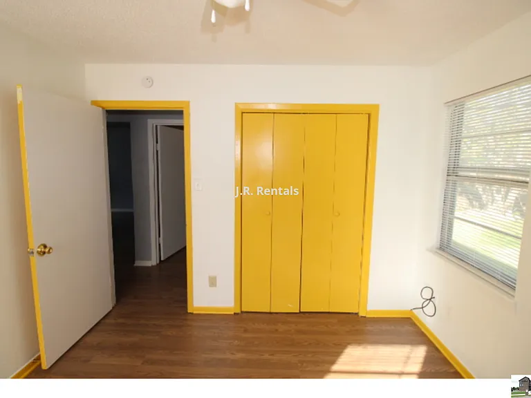 409 Short Ave — Photo 23