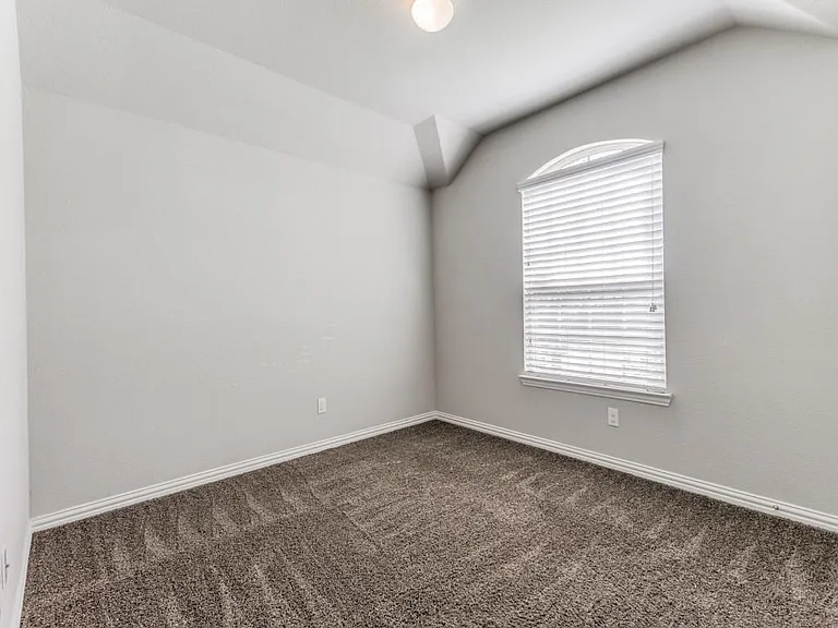 258 Churchill Dr — Photo 9