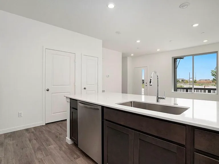 5492 2nd Ave — Photo 3