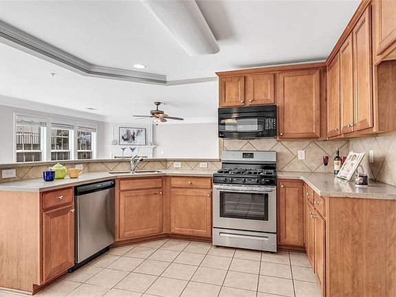 4th image of 268 Balaban Cir #1