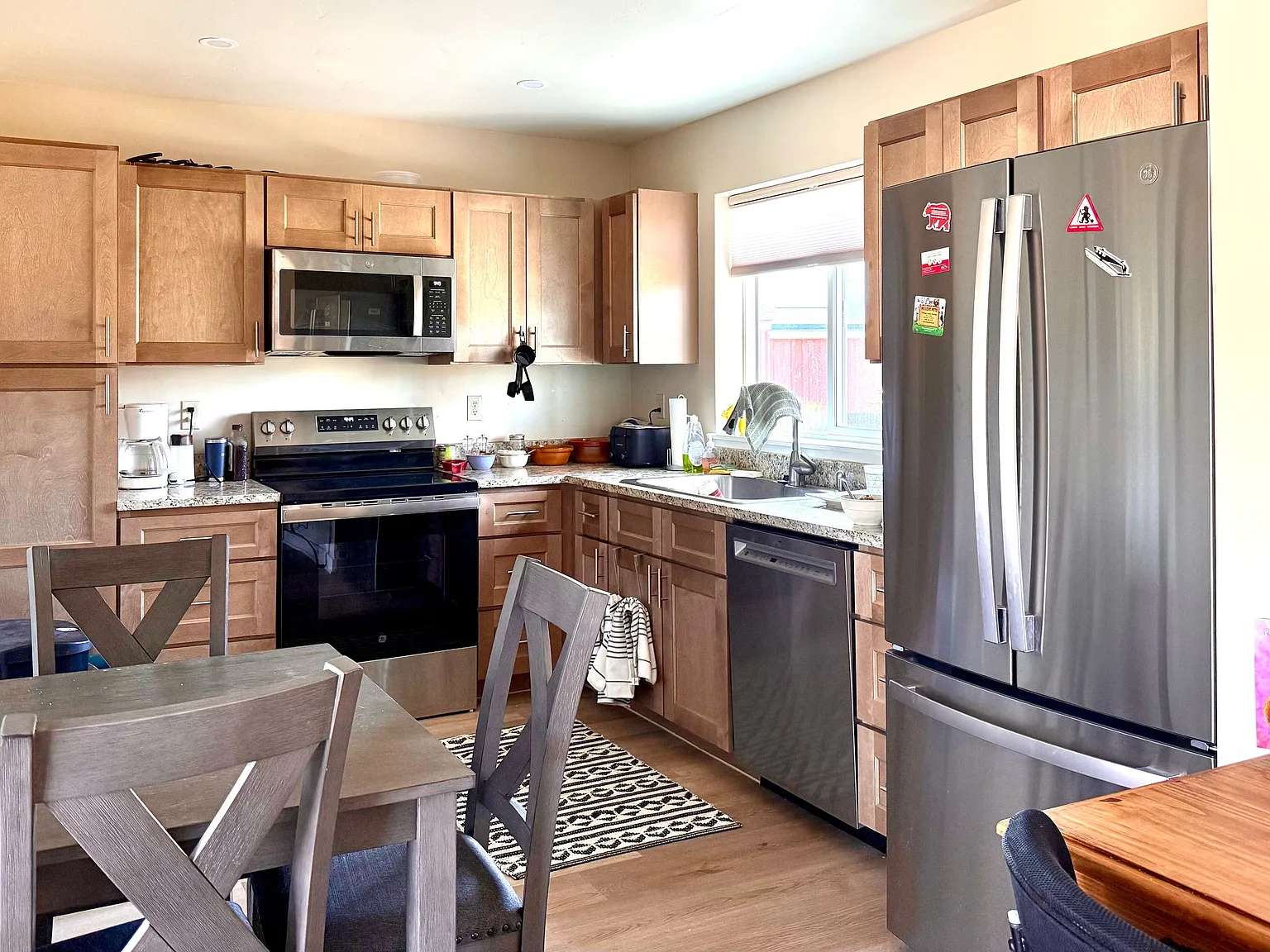 2 bed, 900 sqft, $2,500 — Photo 4