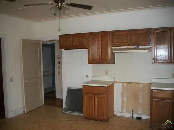 2nd image of 100 E College Ave