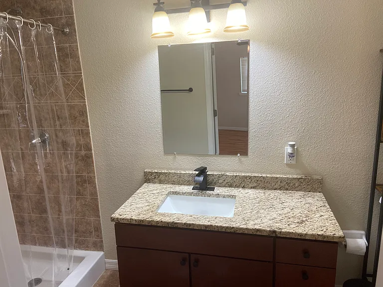 515 E Adalee St — Photo 12