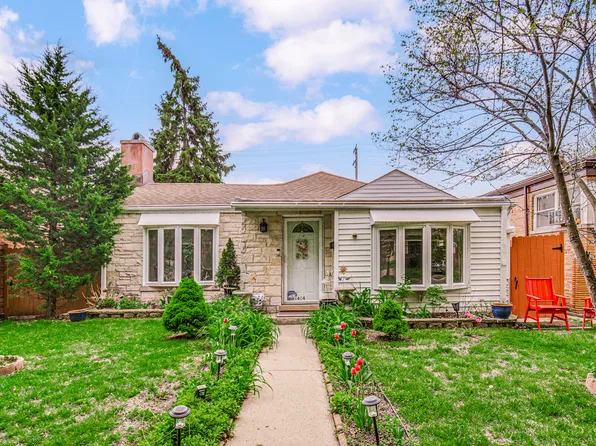 1604 Dobson St, Evanston, IL 60202