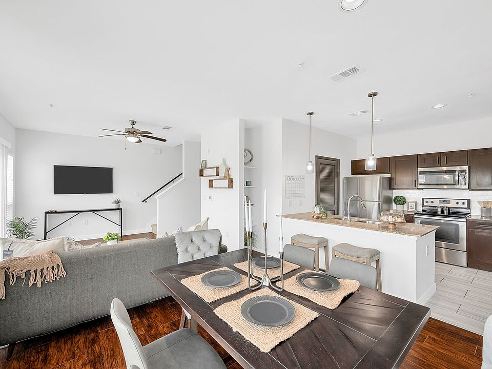 Townhomes at Lake Park general photo
