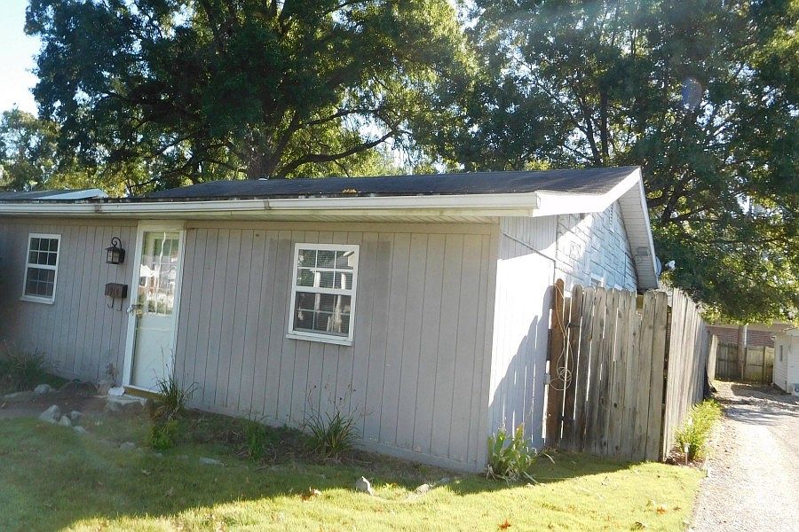 1st image of 1915 N Weinbach Ave