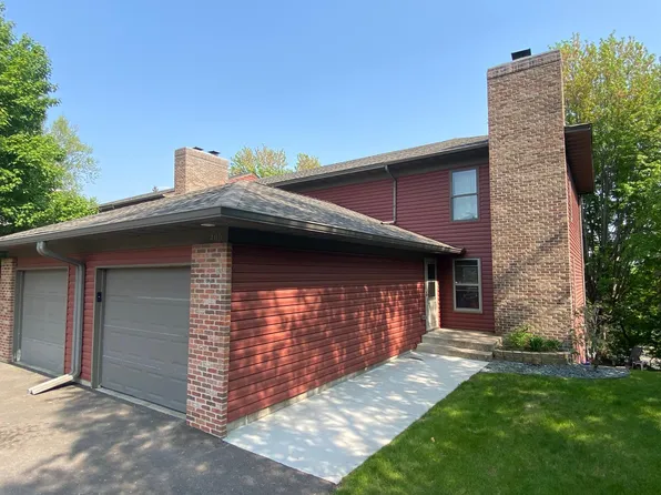 400 Hunter Hill Rd, Hudson, WI 54016