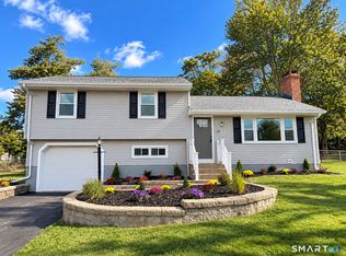 19 Winthrop Blvd, Cromwell, CT 06416