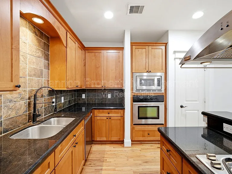 2323 Sperber Ln — Photo 28