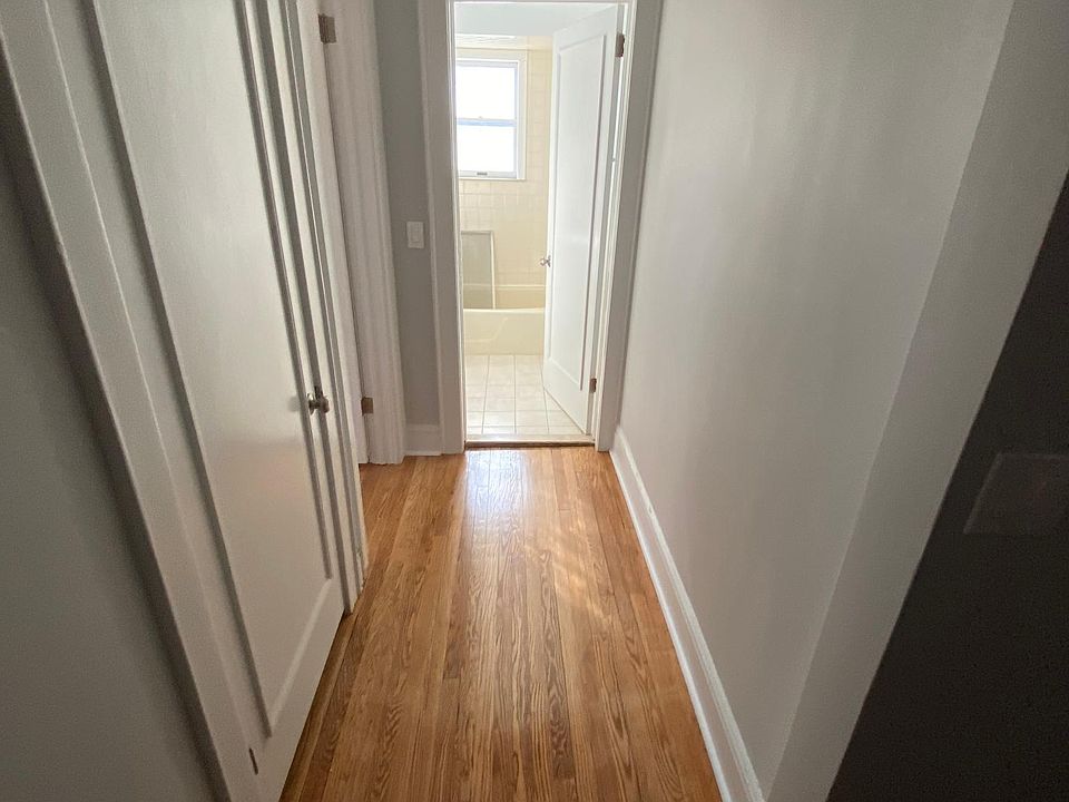 1st image of 22 Alpine Ct Floor 2