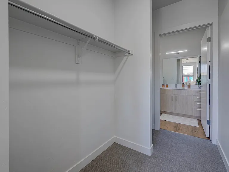 330 Belhaven — Photo 11
