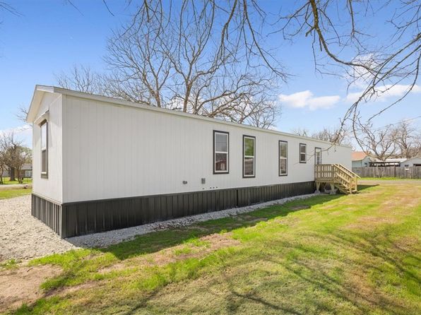 404 E Collins St, Bremond, TX 76629