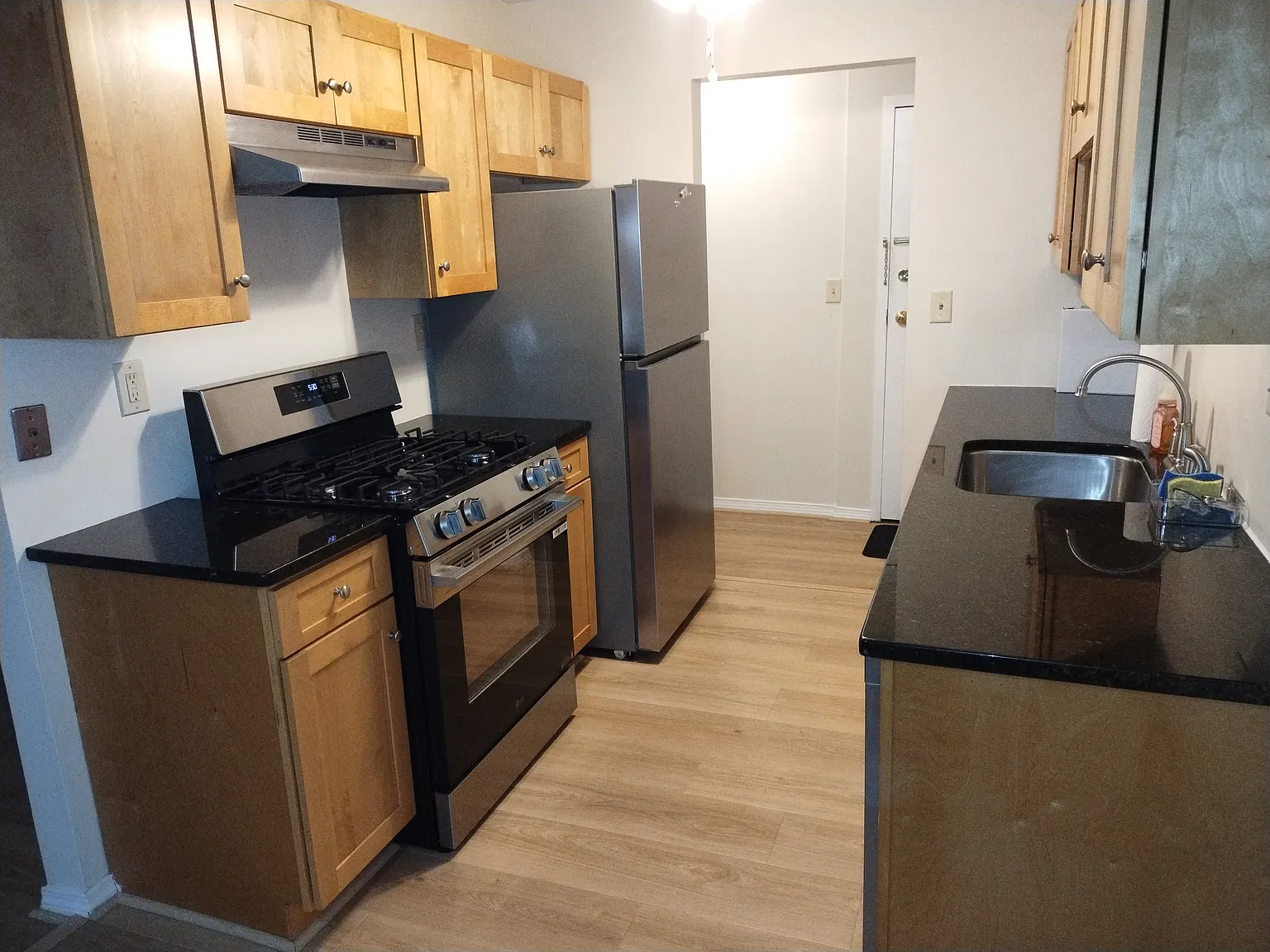 2 bed, $2,400 — Photo 3