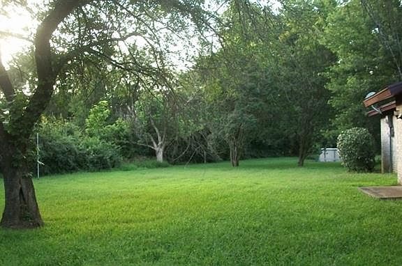 5th image of 310 Karol Ln