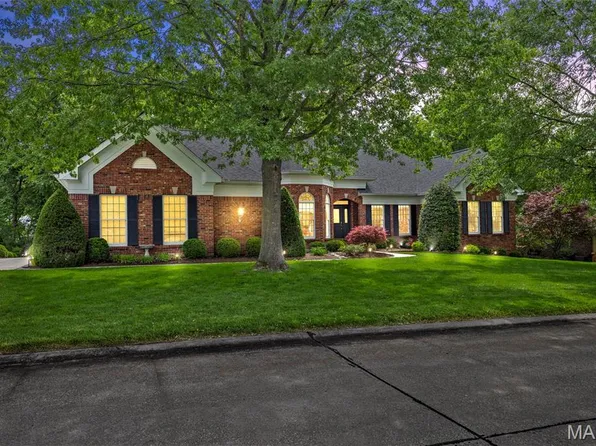 26 Windcastle Dr, Saint Charles, MO 63304