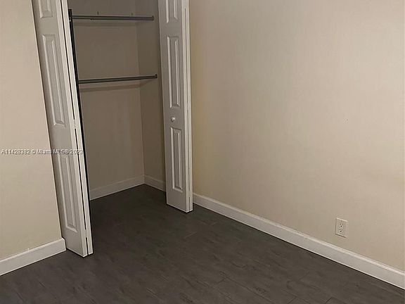 5th image of 1020 SE 15th St #3