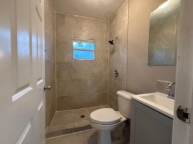400 Metcalf Ct — Photo 12