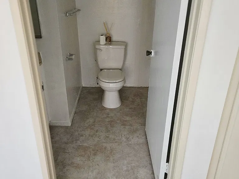 415 S Gramercy Pl #106 — Photo 6