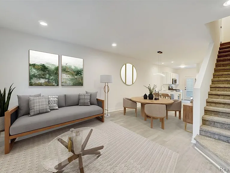 34' great room has 9' ceiling, recessed lights
