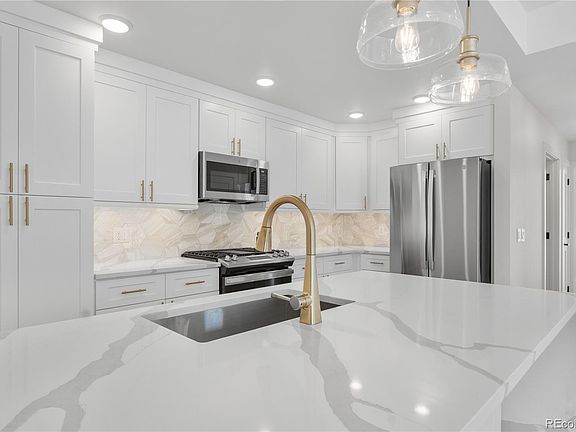 5th image of 1308 SNOWBERRY Lane #304