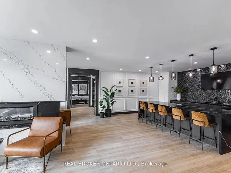 1882 Gordon St #410 — Photo 9