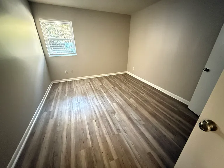 Lakewood Apartments — Photo 25