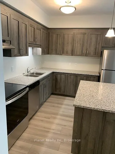 3 bed, $2,495 — Photo 4