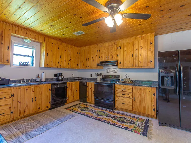273 Moss Ln — Photo 7