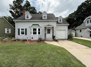 942 11th St, Monroe, WI 53566