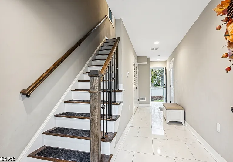 25 Stonybrook Cir #25 — Photo 9