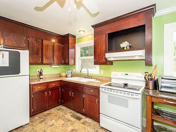 5th image of 1023 Butternut Dr