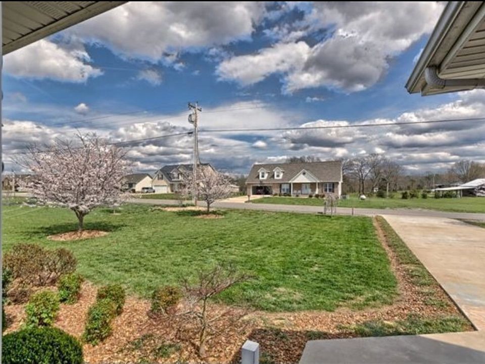 1st image of 625 Eagle Landing Dr
