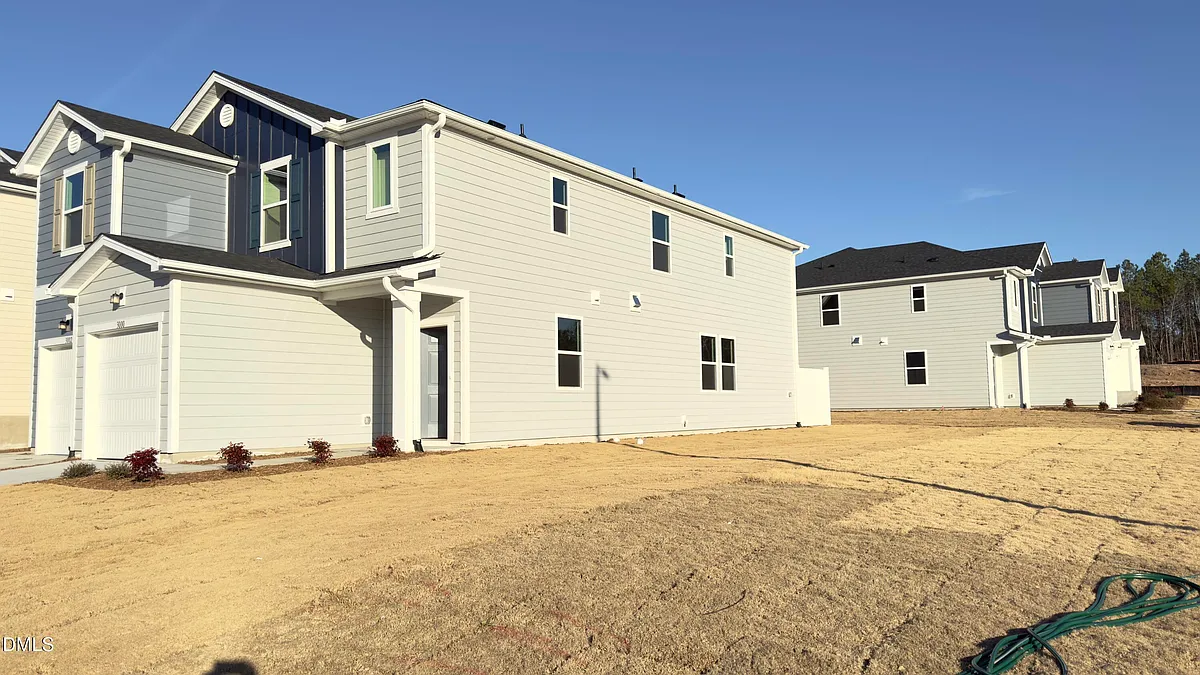 Building Photo - 3000 Chrys St