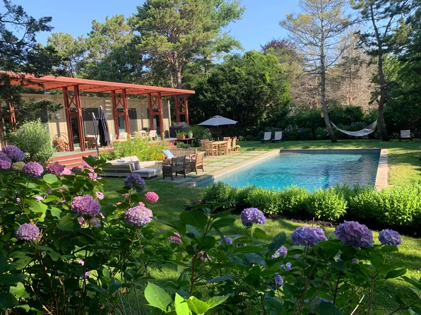 22 Whitney Rd, Sag Harbor, NY 11963