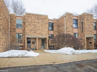 1605 Sycamore Pl, Schaumburg, IL 60173