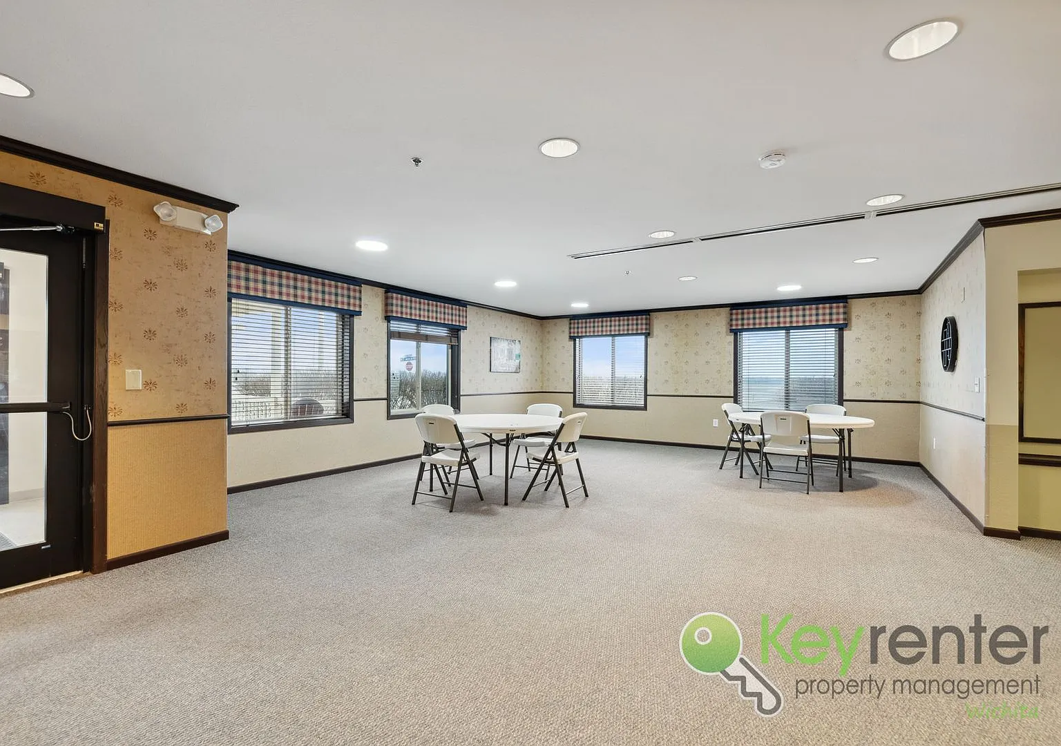 $650 / 1 br / 1.0 ba / 630 sqft Simple Living - Studio Apartments! — Photo 4