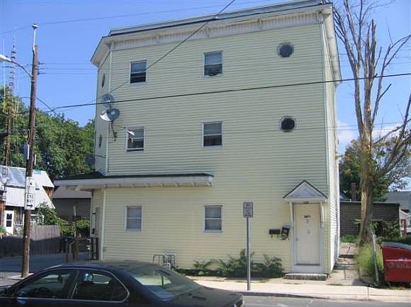 2nd image of 88 3/4 Palm St