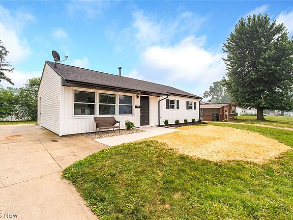 4th image of 2402 Morris Ave NE