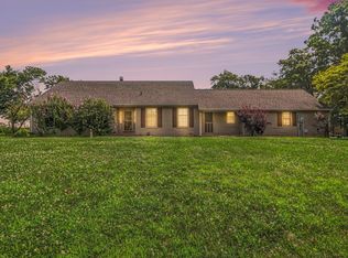 11 Sager Rd, Valparaiso, IN 46383