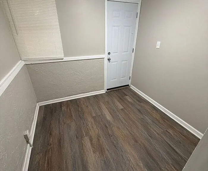 2725 Solway Ave — Photo 9
