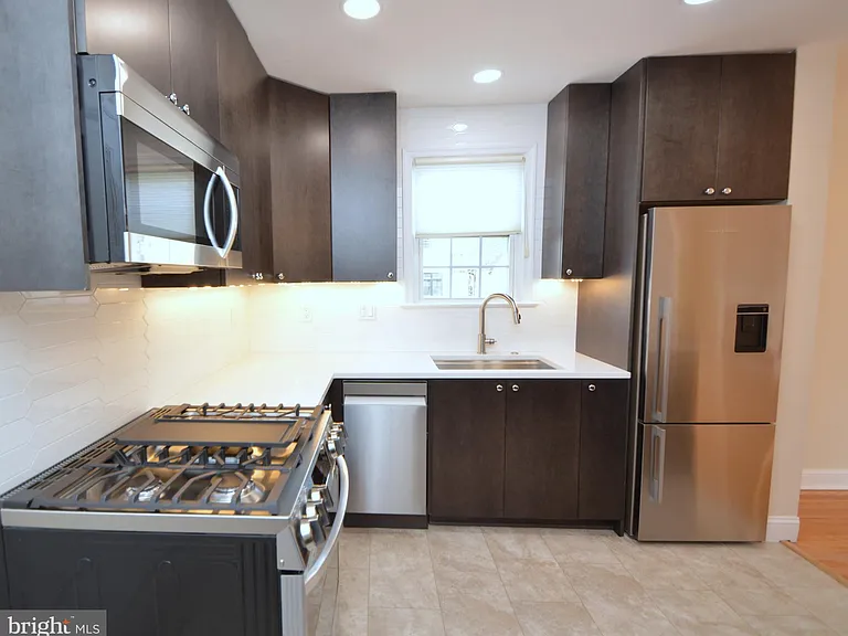 2441 N McKinley St — Photo 10