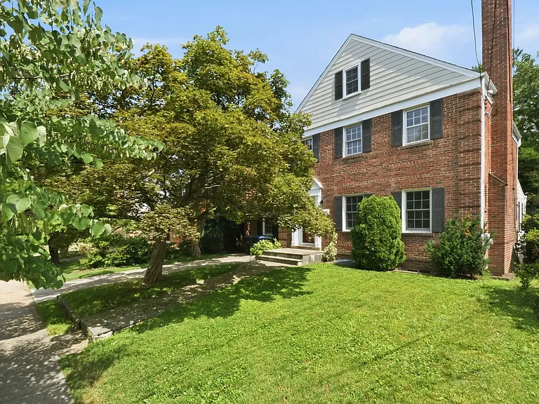 2812 Northampton St NW — Photo 25
