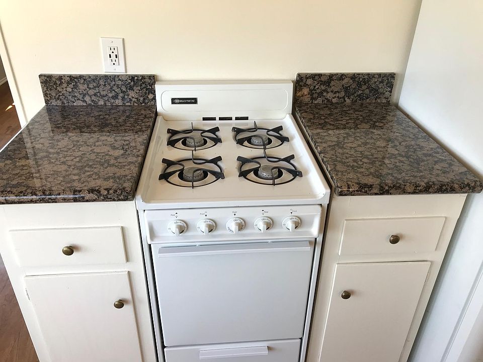 New stove and granite countertops