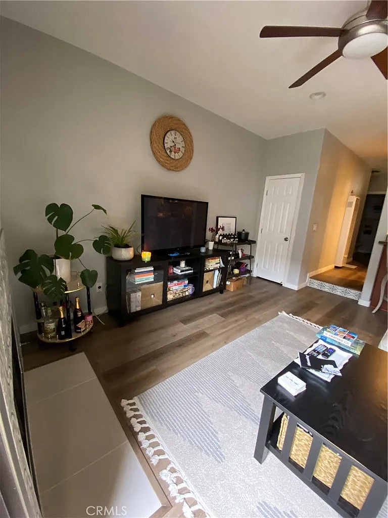 2 bed, 837 sqft, $3,300 — Photo 4