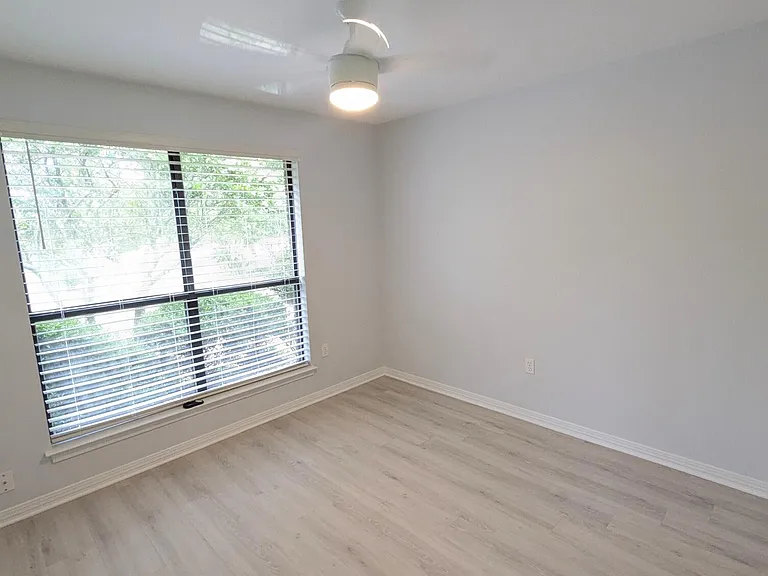 1837 Sunrise Dr — Photo 13