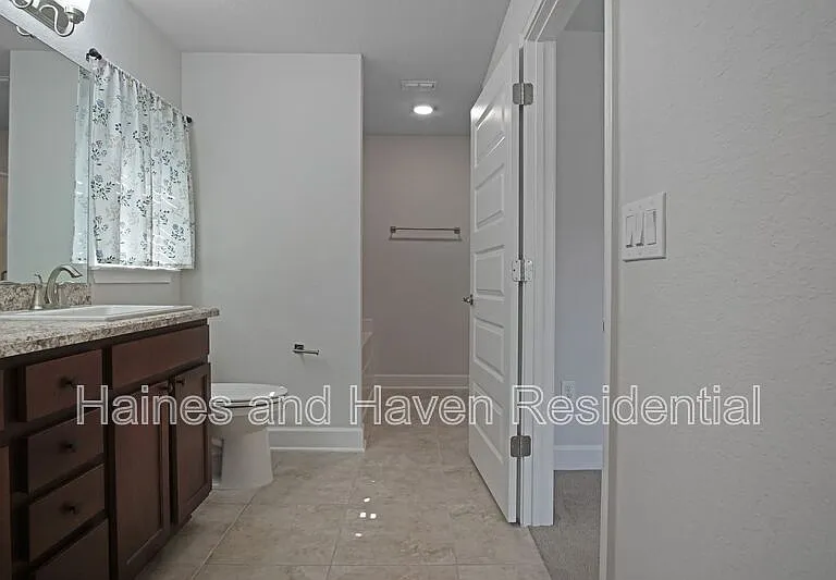 1217 Forest Hills Dr — Photo 15