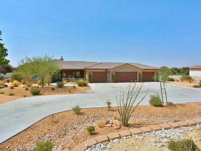 14050 Riverside Dr, Apple Valley, CA, 92307